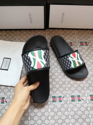 Gucci Screener NY Yankees Logo Black Slippers 5