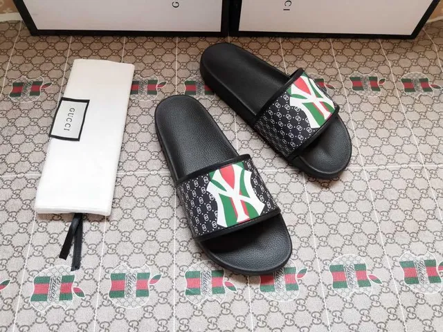 Gucci Screener NY Yankees Logo Black Slippers 7