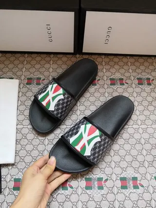 Gucci Screener NY Yankees Logo Black Slippers 9