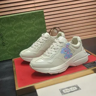 Gucci Screener Off-White جلد أحذية رياضية سميكة