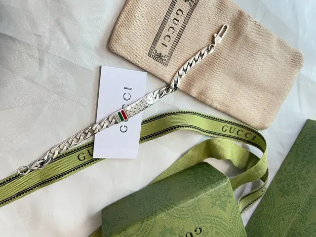 Gucci Screener Silver Beige Chunky Curb Chain Rectangular Logo Plaque Bracelet 4