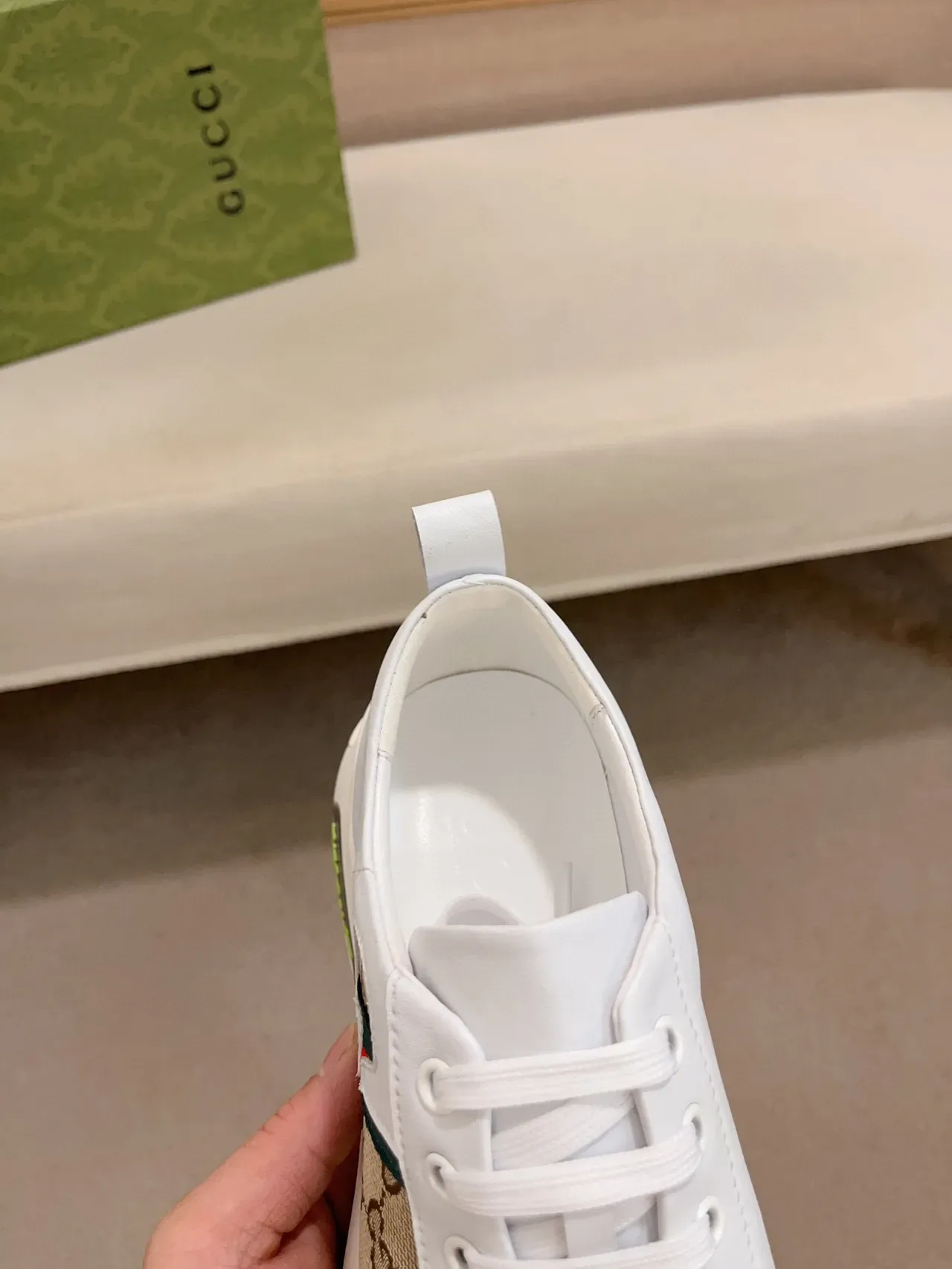 Gucci Screener Blanc et Beige GG Canvas Lifestyle Sneakers 6