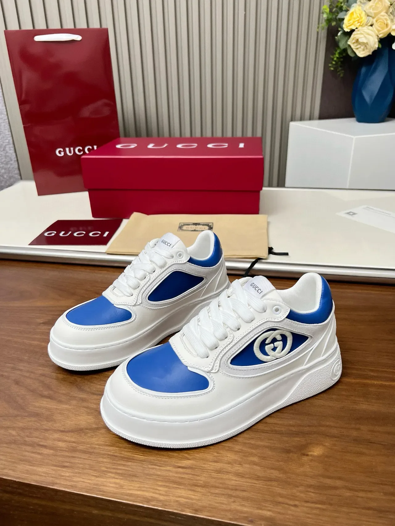 Gucci Screener White and Blue Leather Lifestyle Sneakers 2