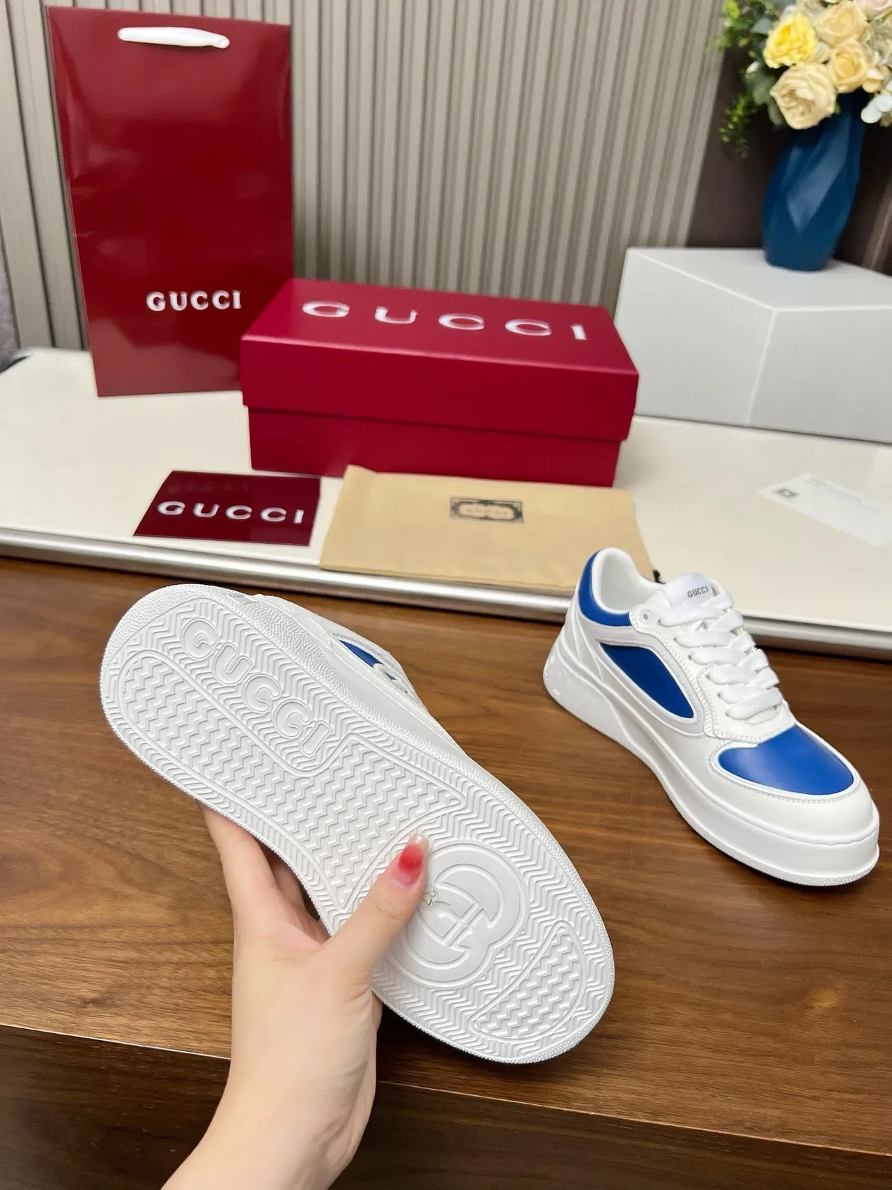 Gucci Screener White and Blue Leather Lifestyle Sneakers 9