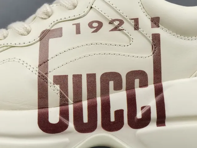 Gucci Screener White Red Chunky Sole Oversized Logo Print Lifestyle Sneakers 2