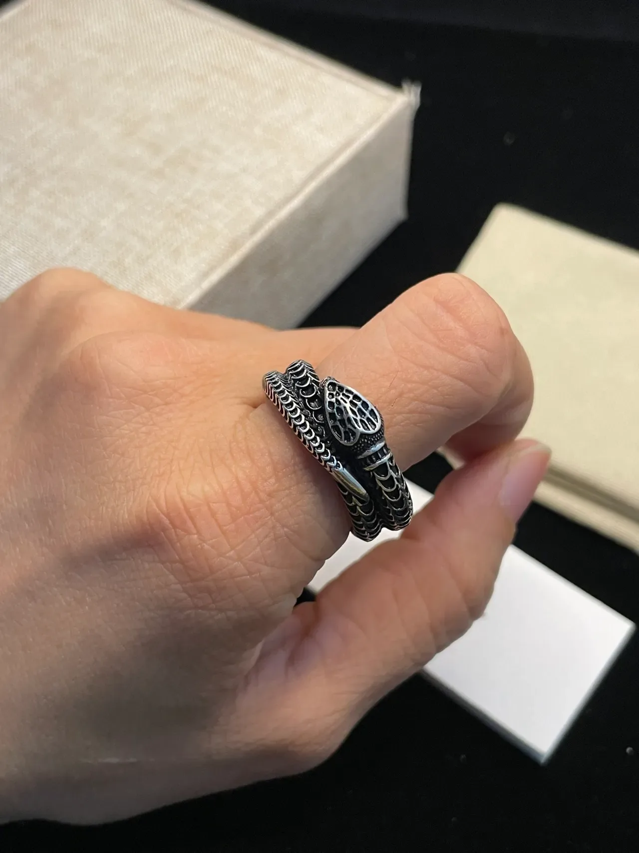 Gucci Serpent Silver Black Coiled Textured Scale Pattern Ring 2