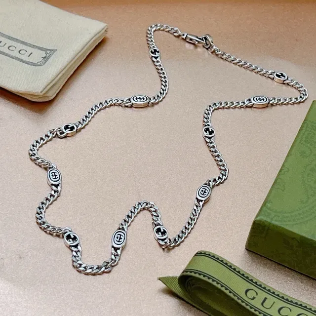 Gucci Silver Black Curb Chain Interlocking GG Logo Links Necklace 3