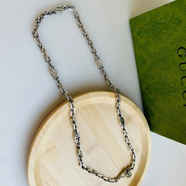 Gucci Silver Chunky Curb-Link Chain Interlocking Double-G Medallions Necklace 3