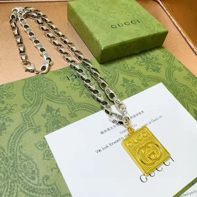 Gucci Silver Gold Link Chain Square Pendant Necklace 3
