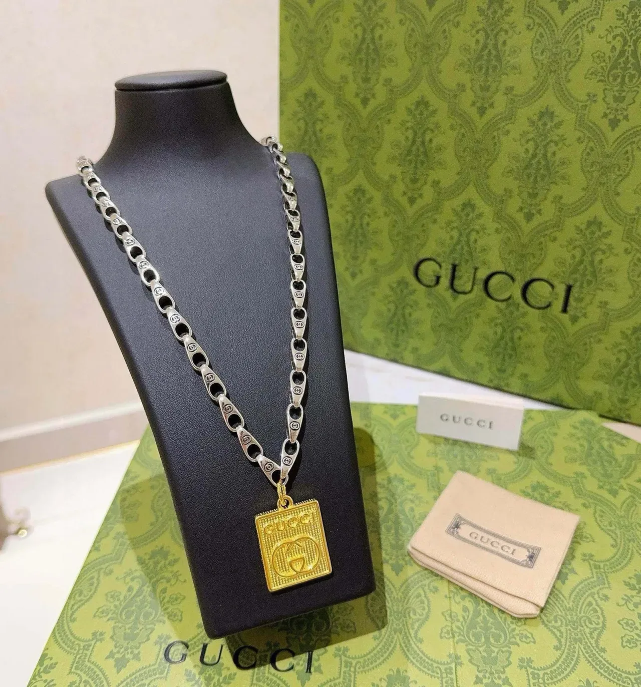 Gucci Silver Gold Link Chain Square Pendant Necklace 9