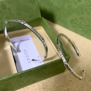 Gucci Silver Green Scale-Textured Interlocking G Hardware Bracelet