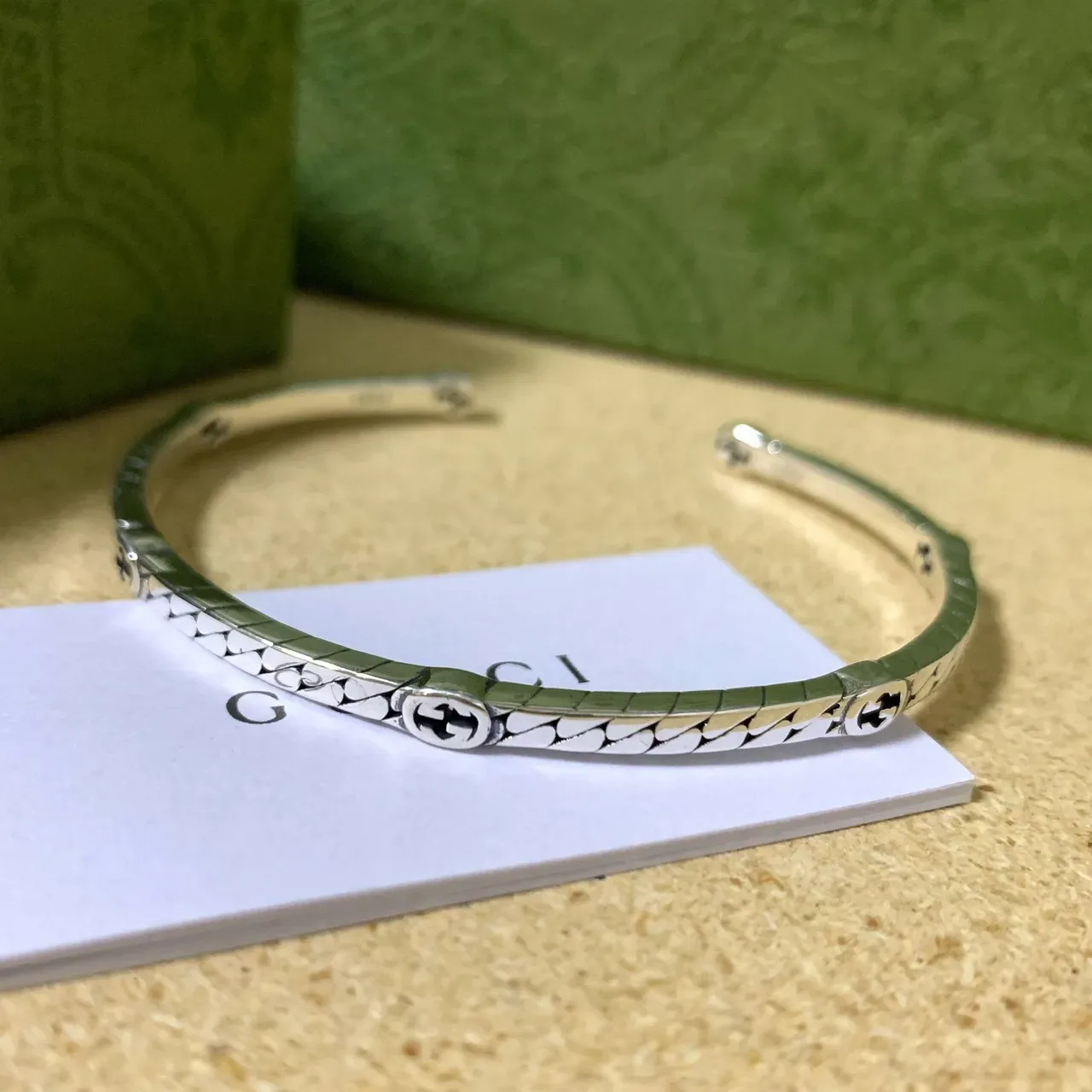 Gucci Silver Green Scale-Textured Interlocking G Hardware Bracelet 4