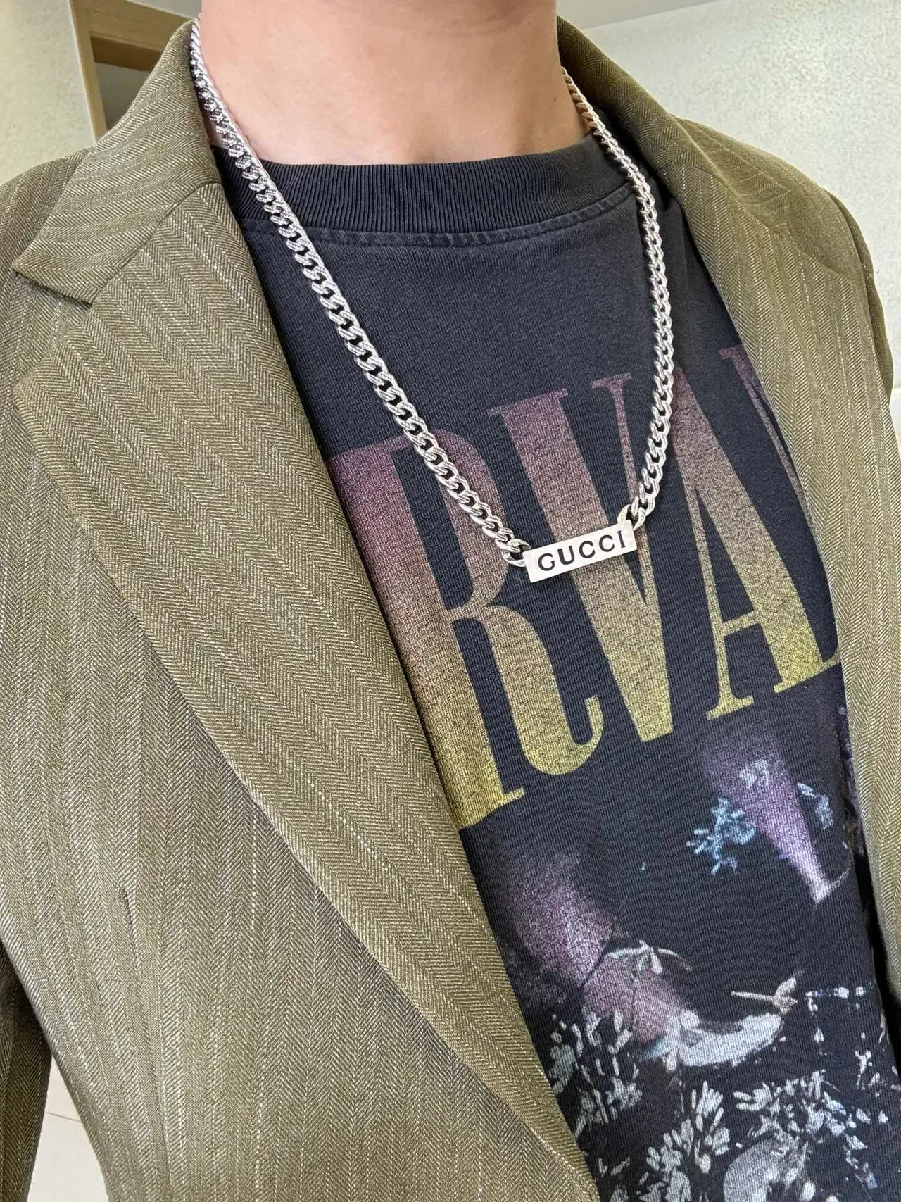 Gucci Silver Green Thick Curb Chain Rectangular Logo Plaque Pendant Necklace 2