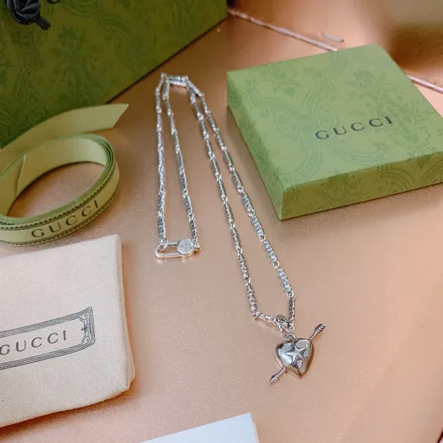 Gucci Silver Heart and Arrow Pendant Necklace 3