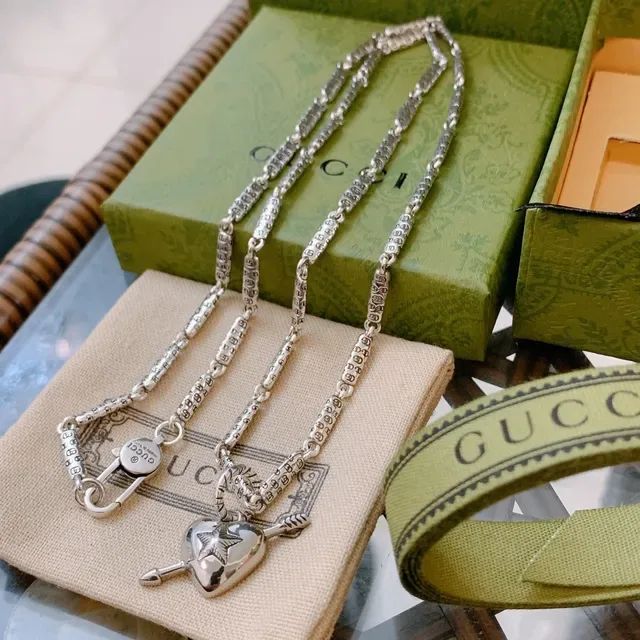 Gucci Silver Heart and Arrow Pendant Necklace 5