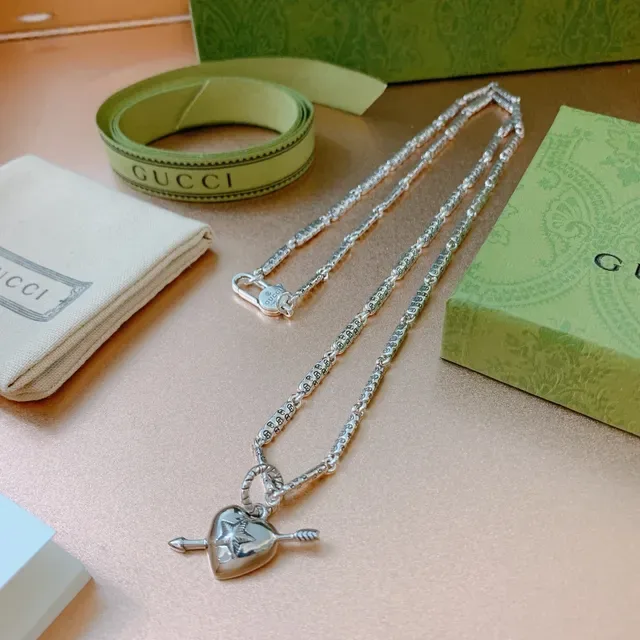 Gucci Silver Heart and Arrow Pendant Necklace 6