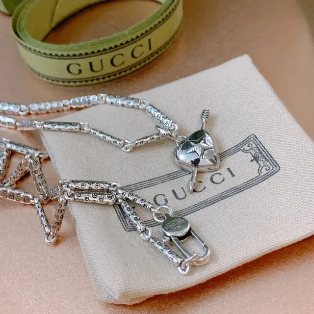 Gucci Silver Heart and Arrow Pendant Necklace 7
