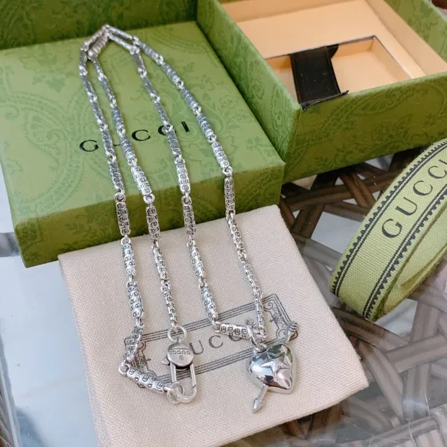 Gucci Silver Heart and Arrow Pendant Necklace 8