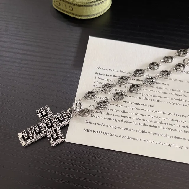 Gucci Silver Metal Interlocking G Link Chain Necklace 2
