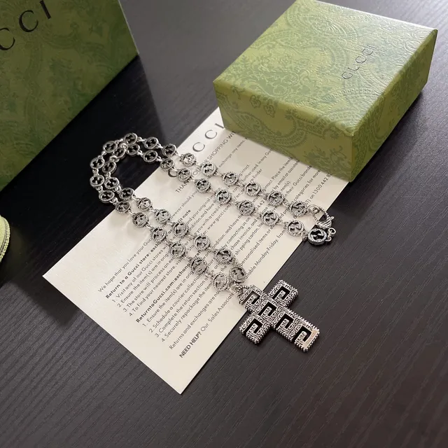 Gucci Silver Metal Interlocking G Link Chain Necklace 3