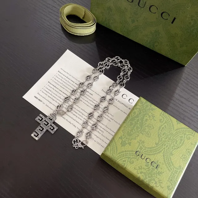 Gucci Silver Metal Interlocking G Link Chain Necklace 9