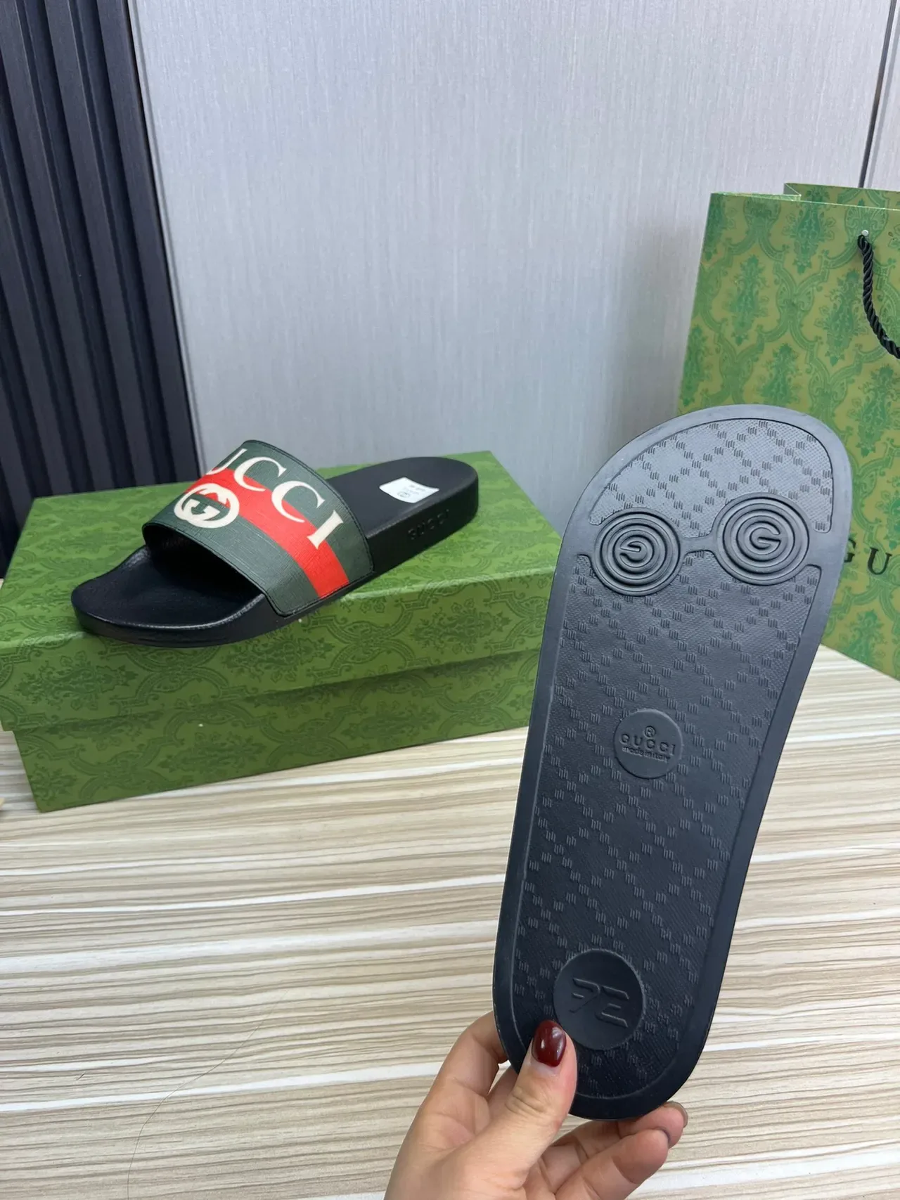 Gucci Slide Black and Green Web Strap Slippers 2