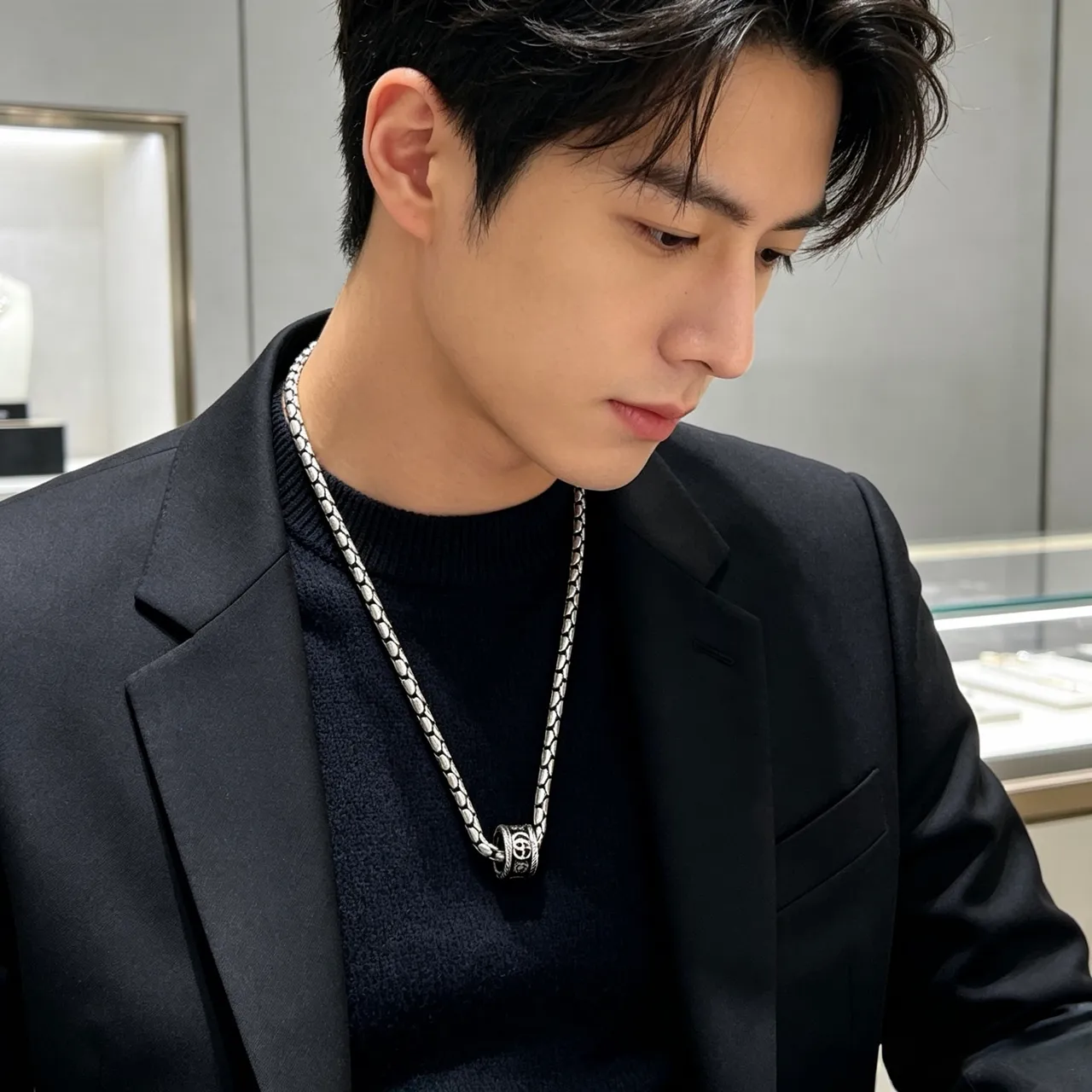 Gucci Snake-Link Oxidized Silver Necklace 8