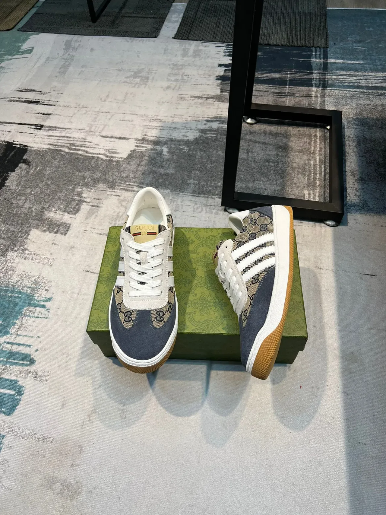 Gucci Tennis 1977 GG Monogram Navy et Beige Lifestyle Sneakers 4