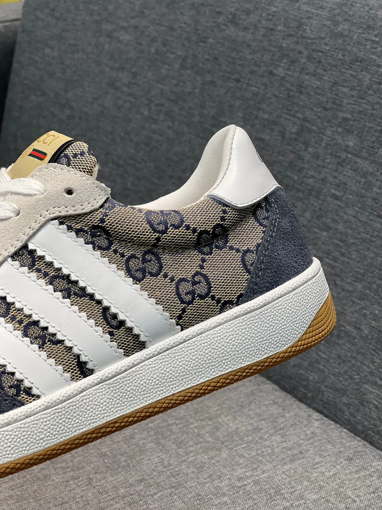 Gucci Tennis 1977 GG Monogram Navy et Beige Lifestyle Sneakers 7