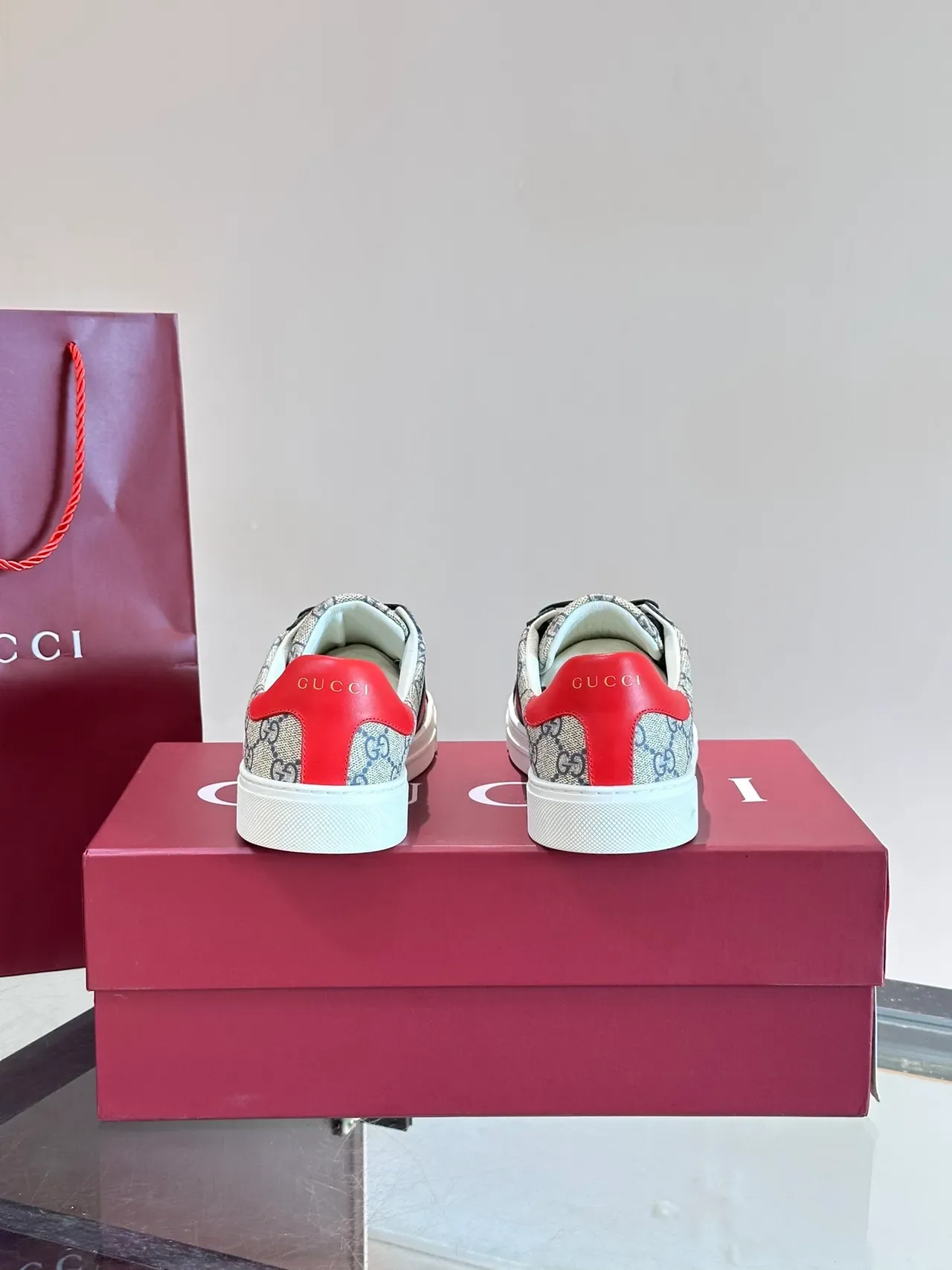 Gucci Tennis 1977 GG Supreme Beige Red Navy Lifestyle Sneakers 3