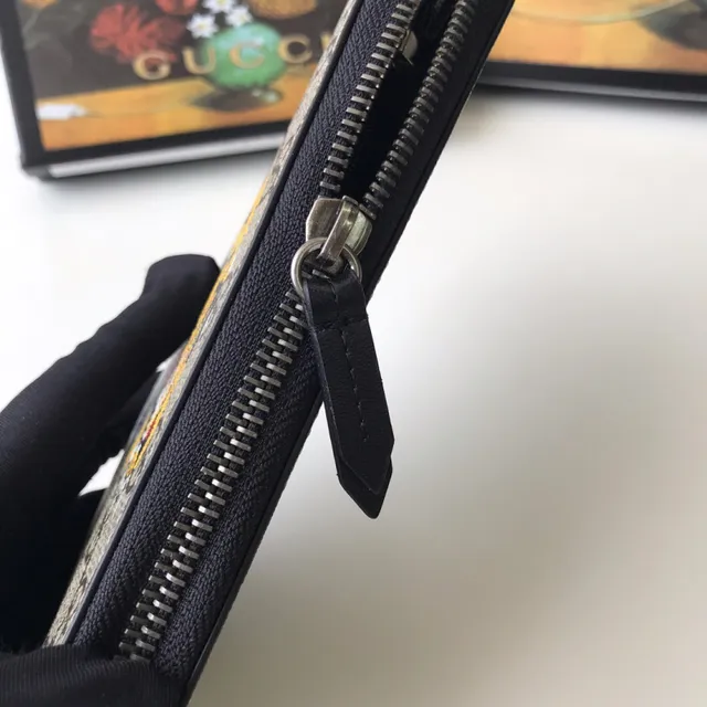 Gucci محفظة طويلة بتطريز النمر GG Supreme 5