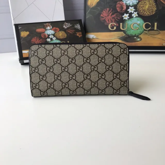 Gucci محفظة طويلة بتطريز النمر GG Supreme 9