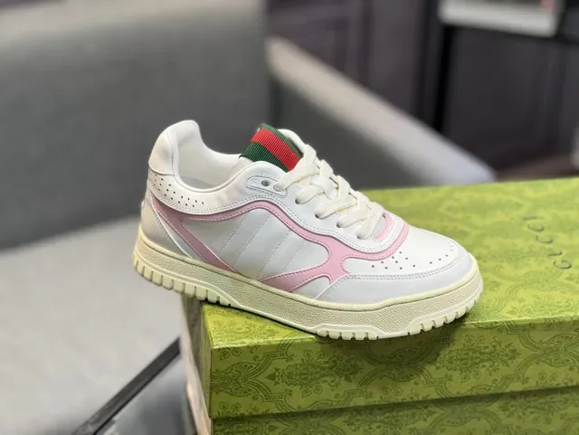 Gucci Sneakers Lifestyle Blancas et Roses Toe Perforé Low-Top 3