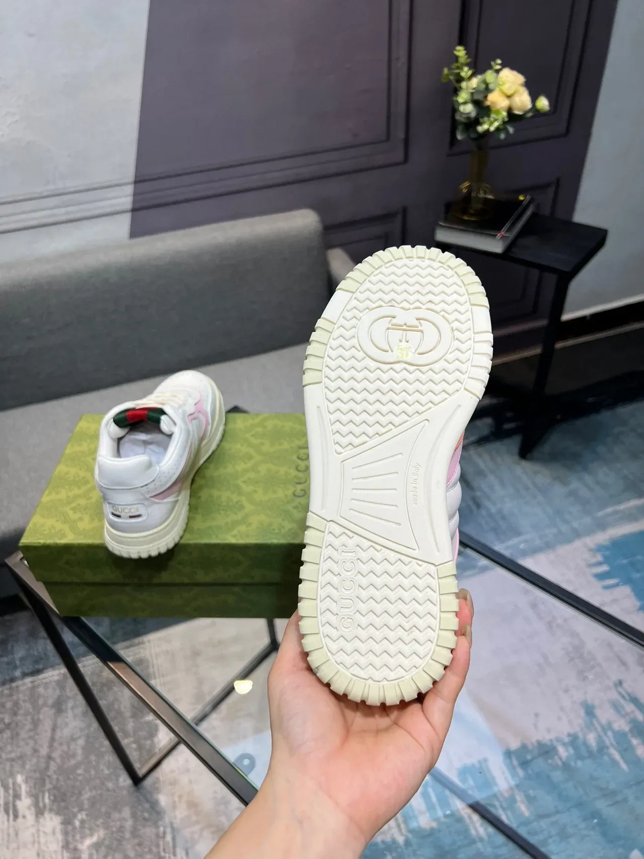 Gucci Sneakers Lifestyle Blancas et Roses Toe Perforé Low-Top 6