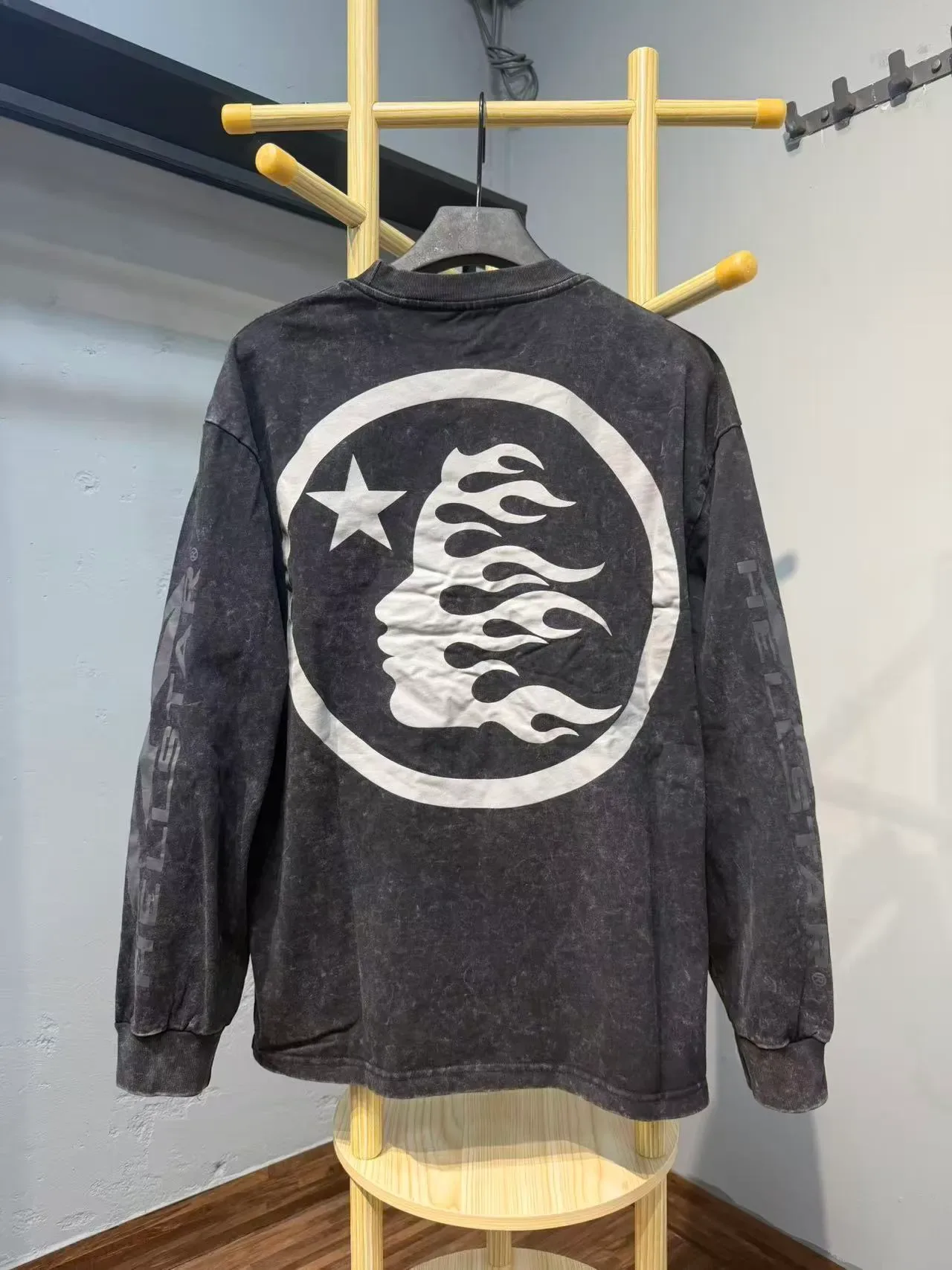 Hellstar Acid-Wash Distressed Graphic Long-Sleeve T-Shirt 13