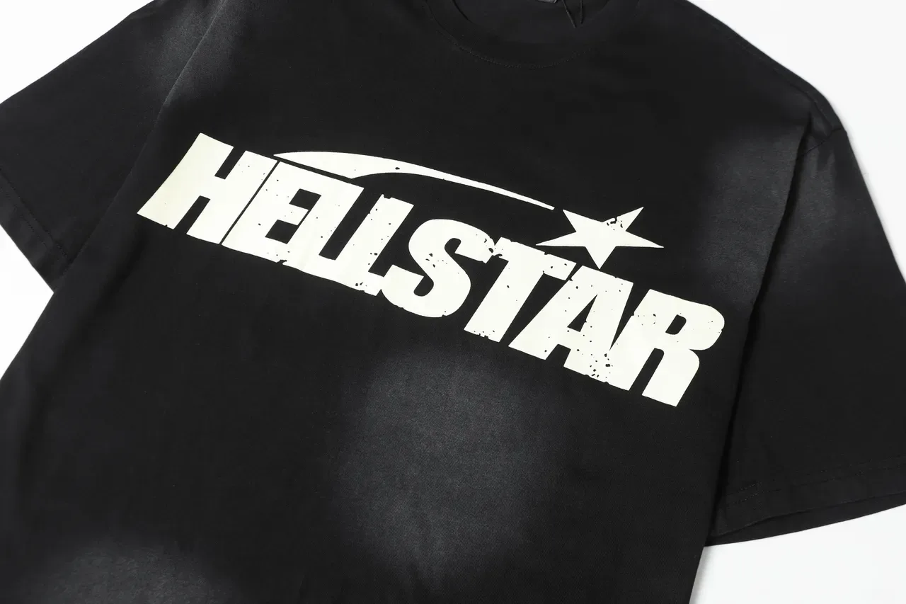 تي شيرت Hellstar أسود بطباعة جرافيك 4