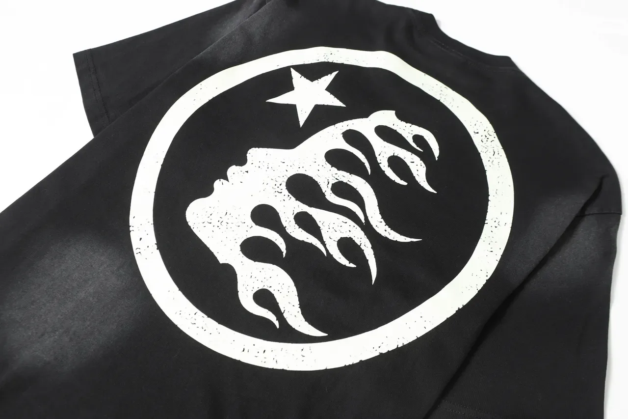 تي شيرت Hellstar أسود بطباعة جرافيك 6
