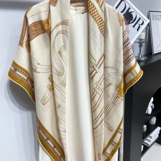 Hermès 米色金色 骑术图案 双面丝巾