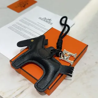 Hermès কালো রূপালি ঘোড়ার মাথার সিলুয়েট টেক্সচার্ড লেদার হ্যান্ডব্যাগ