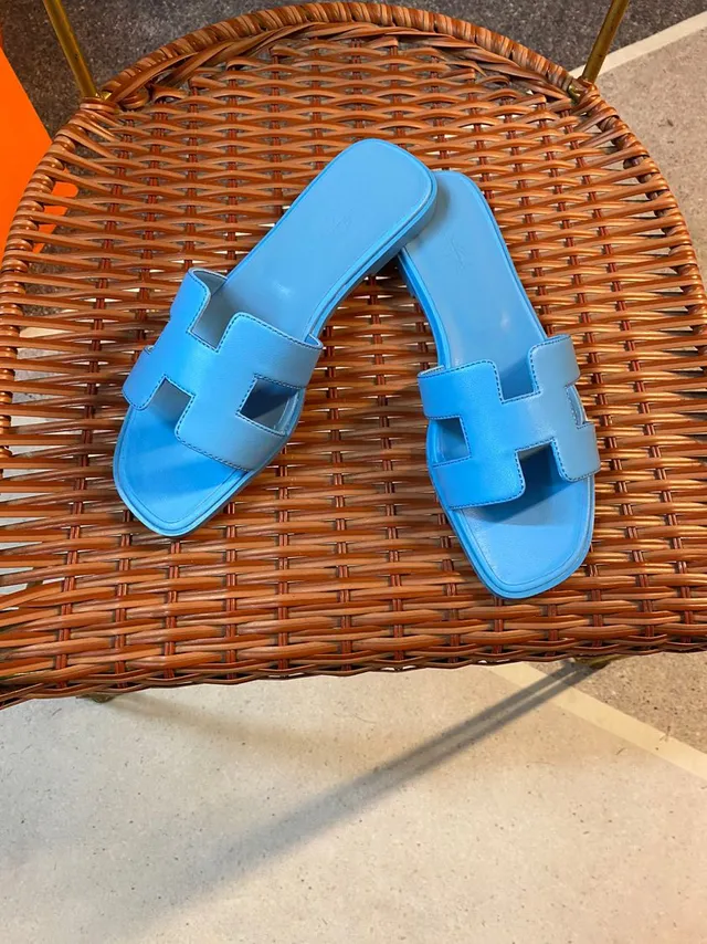 Hermès Blue H-Shaped Strap Flat Sole Slippers 2