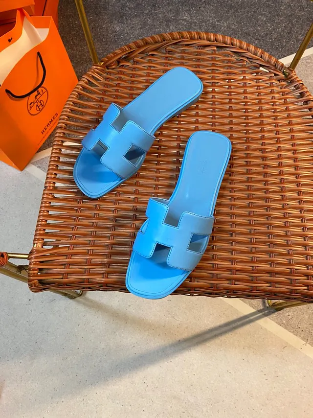 Hermès Blue H-Shaped Strap Flat Sole Slippers 3