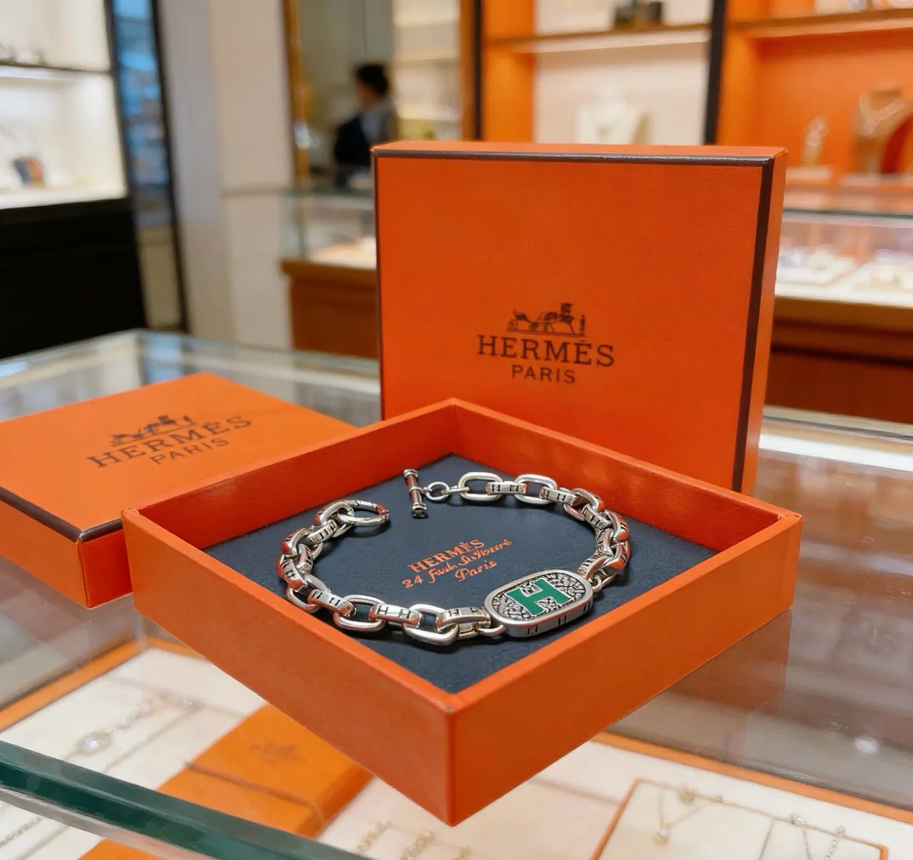 Hermès Chaîne d'Ancre Pulseira de elos de corrente prateado verde com esmalte medalhão H 3