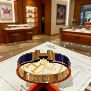 Hermès Clic H Blue Enamel Alligator-Texture Rose Gold Bracelet