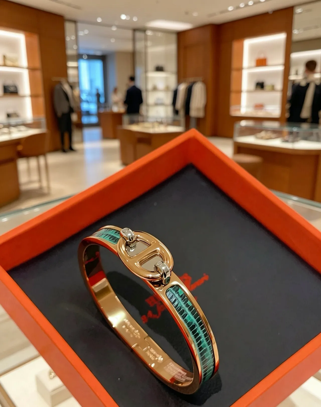 Hermès Clic H Gold Green Toggle Clasp Rose Metal Bracelet 4
