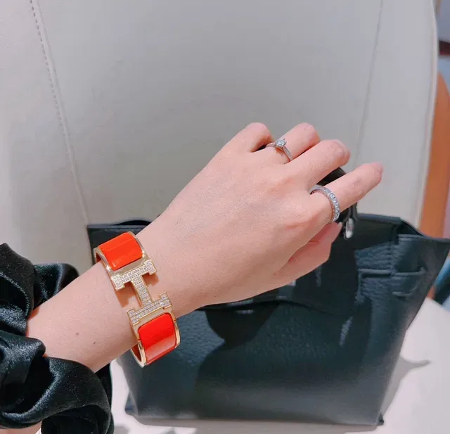Bracelet Hermès Clic H Orange Émaillé Cristaux Pavés Or 2