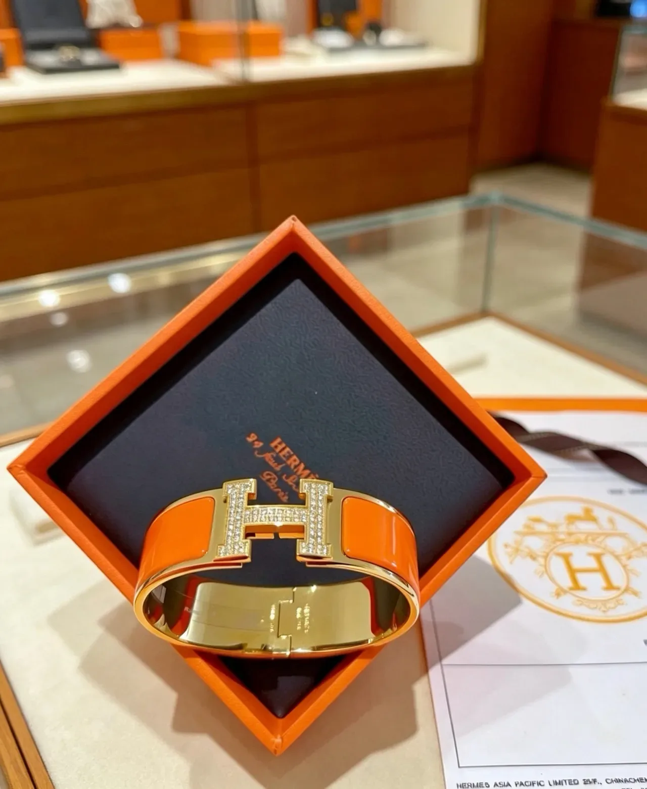 Bracelet Hermès Clic H Orange Émaillé Cristaux Pavés Or 6