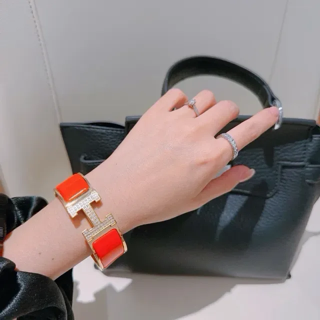 Bracelet Hermès Clic H Orange Émaillé Cristaux Pavés Or 8