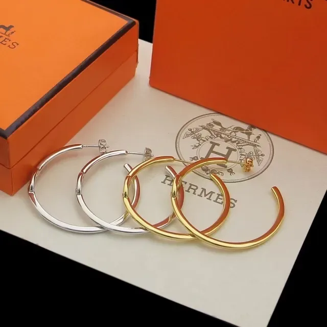 أقراط حلقية Hermès ذهبية ومينا أحمر 9