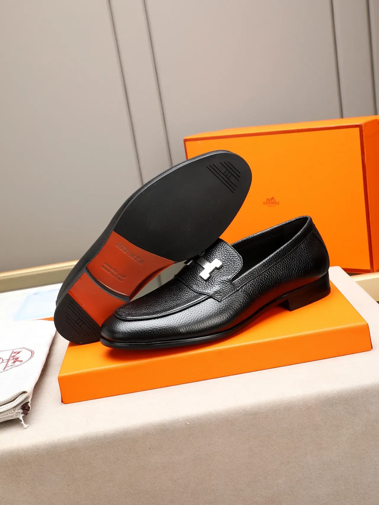 Loafers Hermès H Buckle Couro Preto Texturizado 4