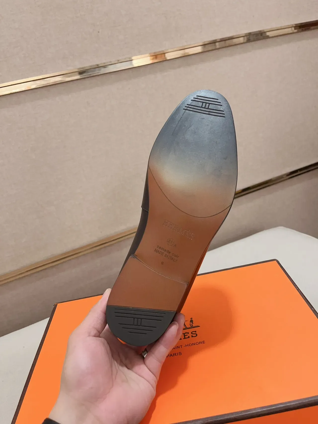 Hermès H काला पेबल्ड लेदर स्लिप-ऑन लोफर 2